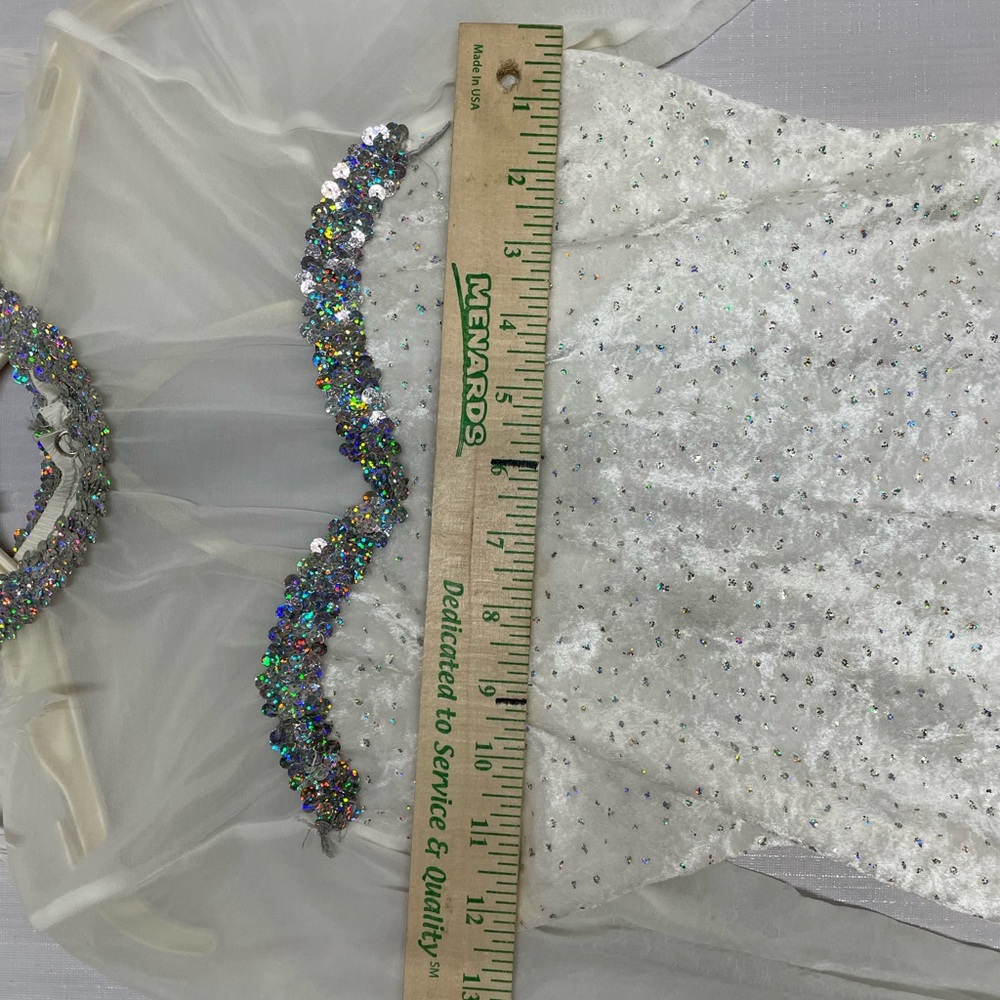 Vintage 1980’s Sparkling White Women’s Costume with Feather Accents - Picture 4 of 5